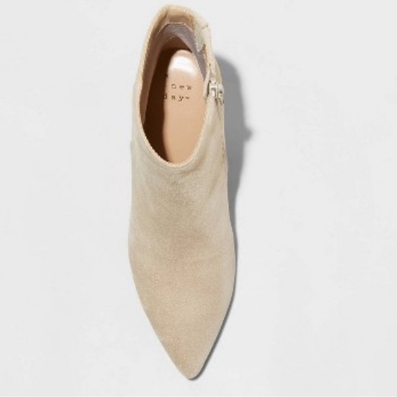 A New Day Women's Taupe Cullen Ankle Boots
SIZE 9.5 - Picture 3 of 9